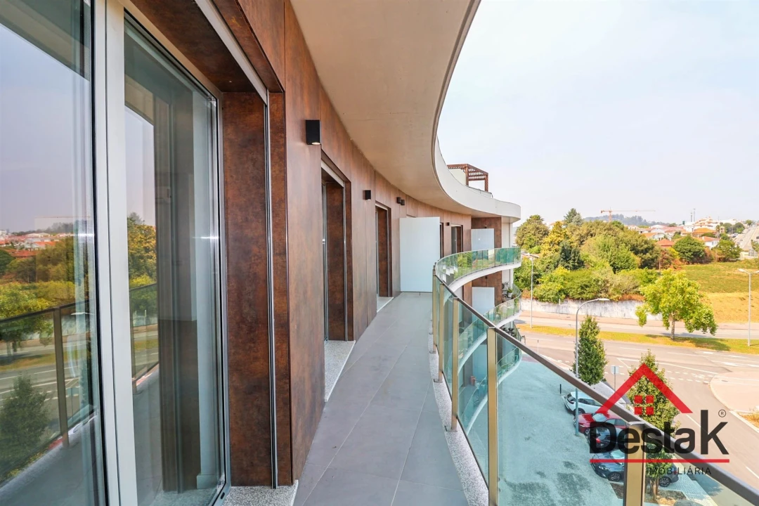 Apartamento T4 para Venda em Abraveses Foto 8