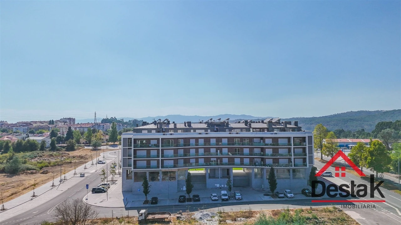 Apartamento T4 para Venda em Abraveses Foto 53