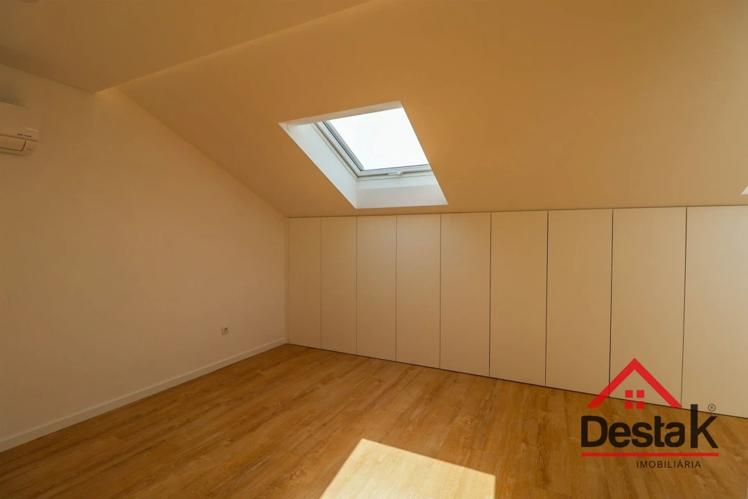 Apartamento T4 para Venda em Abraveses Foto 30