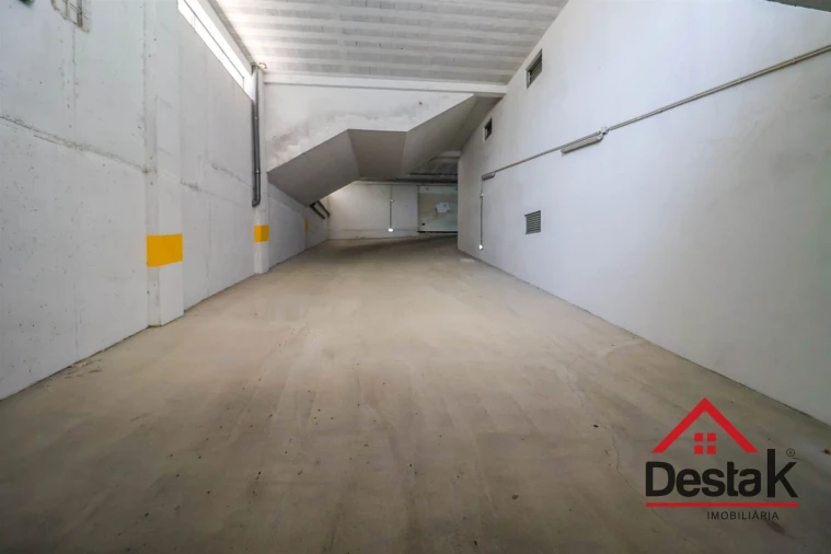 Apartamento T4 para Venda em Abraveses Foto 44