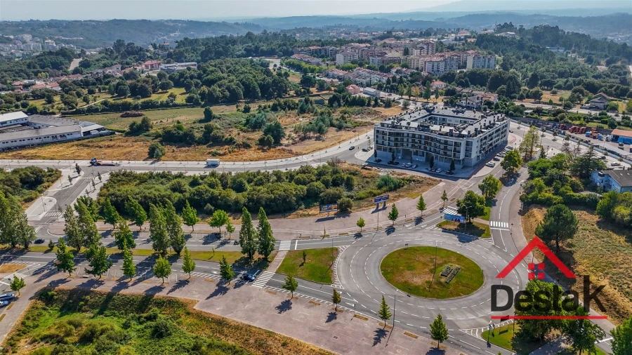 Apartamento T4 para Venda em Abraveses Foto 49