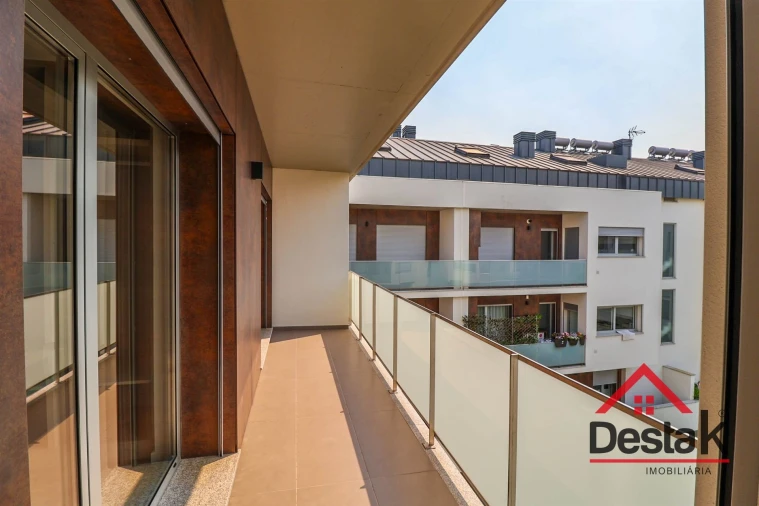 Apartamento T4 para Venda em Abraveses Foto 14