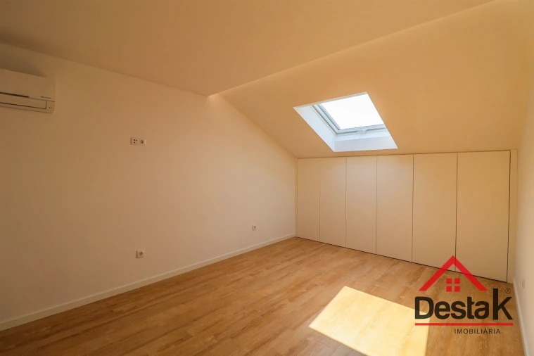 Apartamento T4 para Venda em Abraveses Foto 26