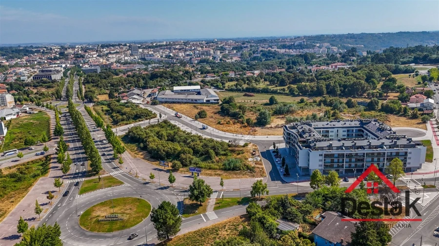 Apartamento T4 para Venda em Abraveses Foto 50