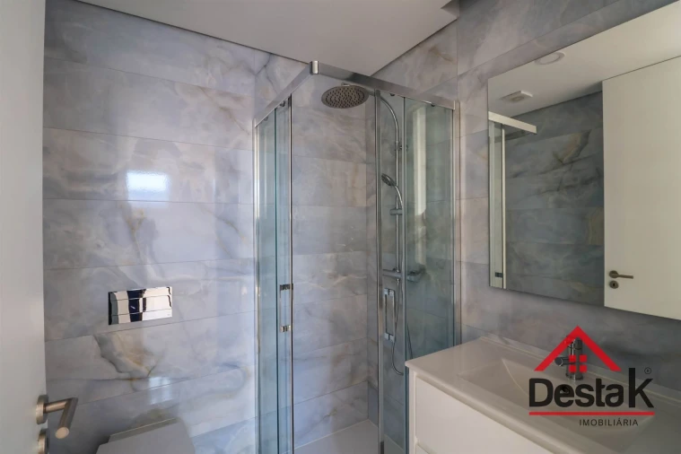 Apartamento T4 para Venda em Abraveses Foto 28