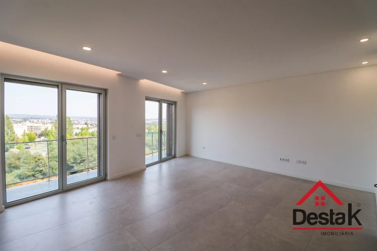 Apartamento T4 para Venda em Abraveses Foto 10