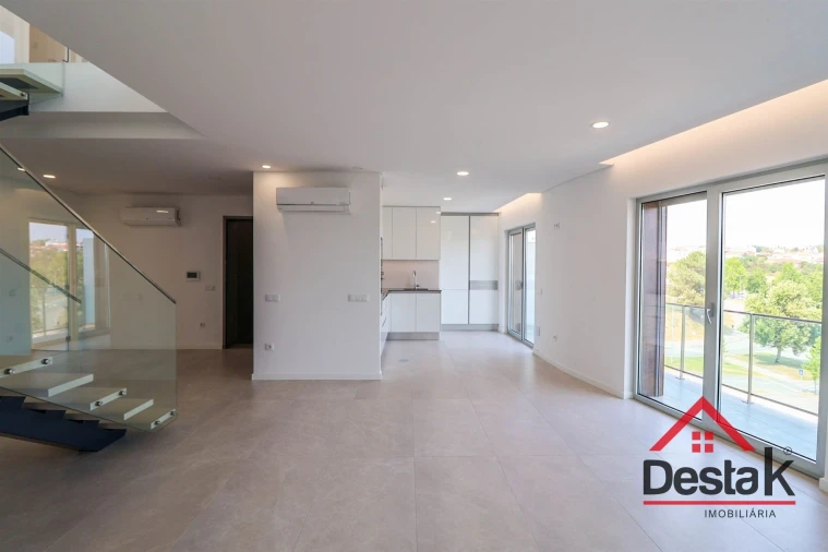 Apartamento T4 para Venda em Abraveses Foto 5