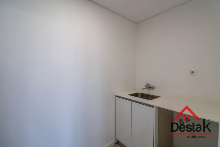 Apartamento T4 para Venda em Abraveses Foto 17