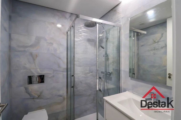 Apartamento T4 para Venda em Abraveses Foto 29