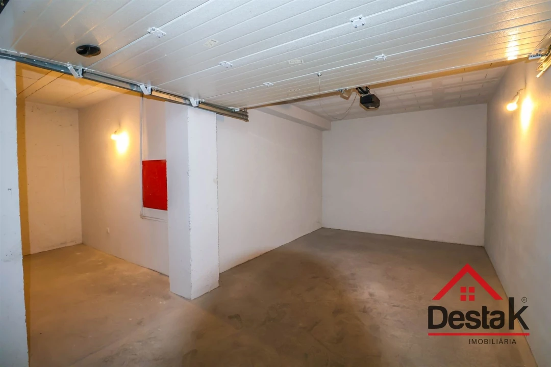 Apartamento T4 para Venda em Abraveses Foto 43