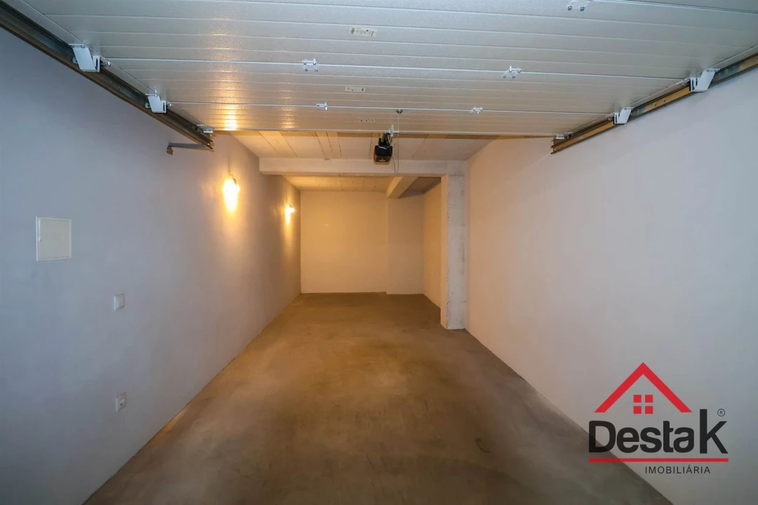 Apartamento T4 para Venda em Abraveses Foto 45