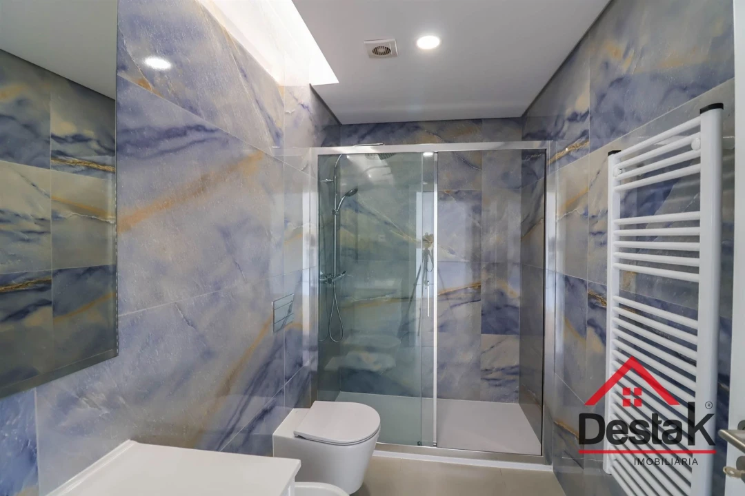 Apartamento T4 para Venda em Abraveses Foto 15