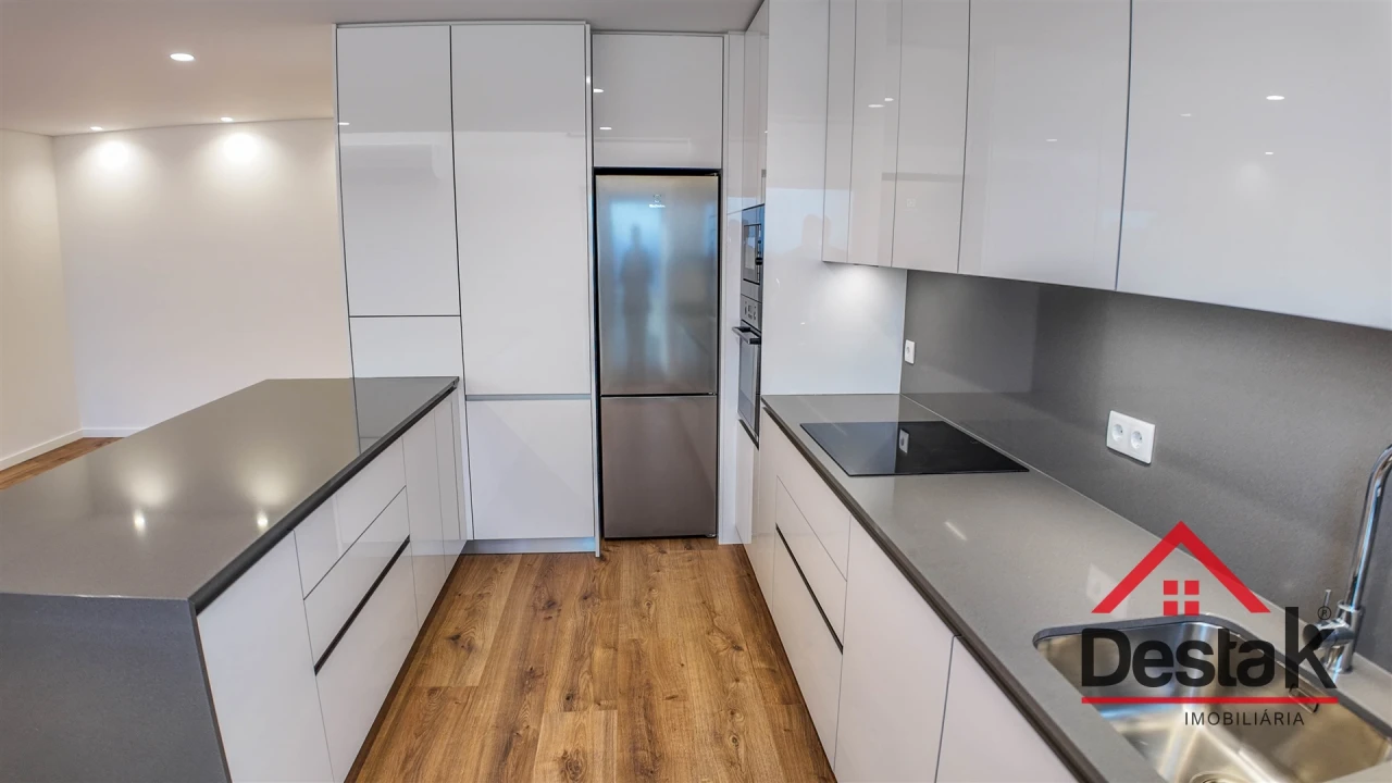 Apartamento T3 para Arrendamento em Ranhados Foto 3