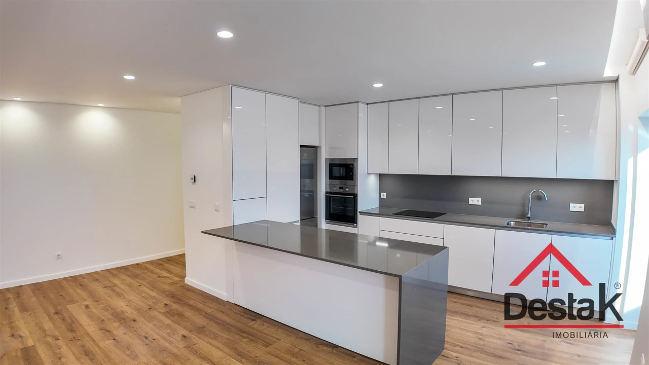 Apartamento T3 para Arrendamento em Ranhados Foto 1