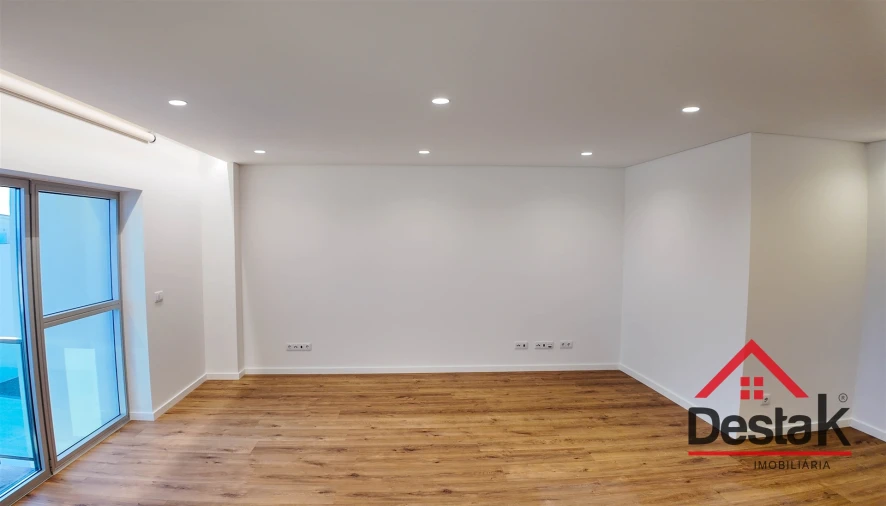 Apartamento T3 para Arrendamento em Ranhados Foto 5