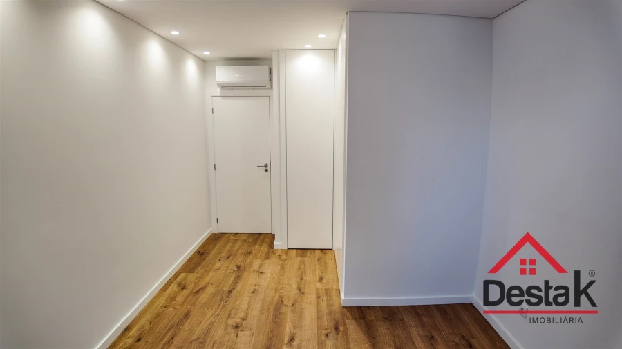 Apartamento T3 para Arrendamento em Ranhados Foto 11
