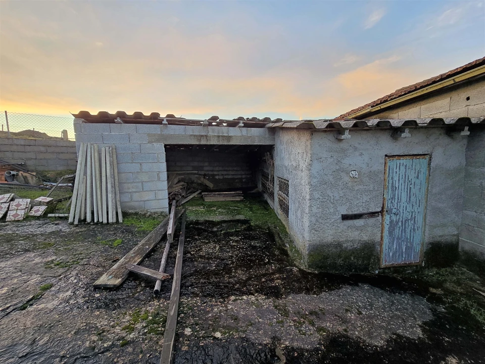 Armazém para Venda em Barreiros e Cepões Foto 5