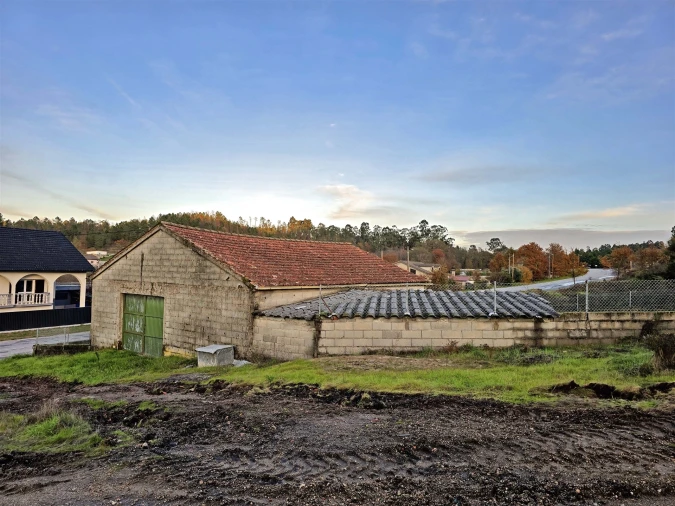Armazém para Venda em Barreiros e Cepões Foto 4