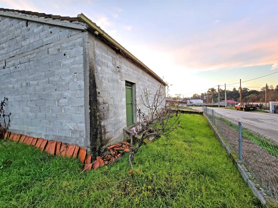 Armazém para Venda em Barreiros e Cepões Foto 8