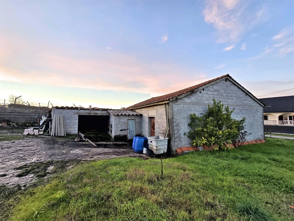 Armazém para Venda em Barreiros e Cepões Foto 7