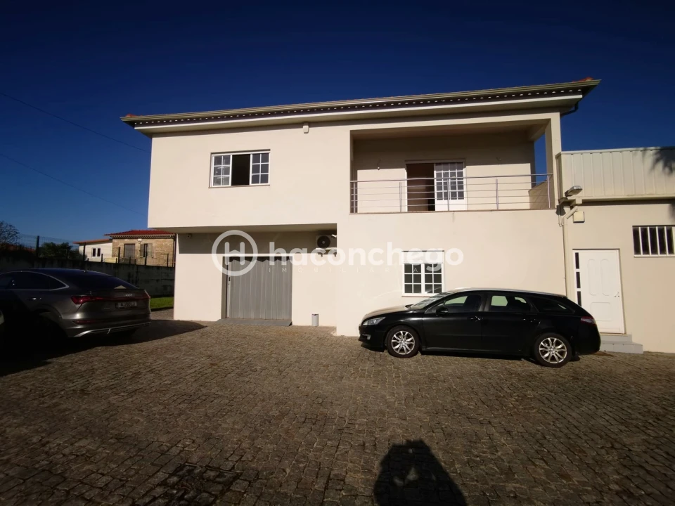 Moradia T3 para Arrendamento em Vila Seca Foto 1