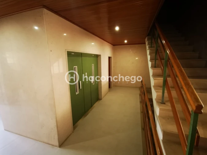 Apartamento T1 para Venda em Arcozelo Foto 3