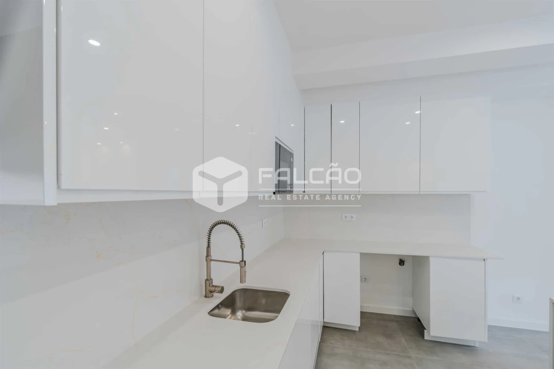 Moradia T3 para Venda em Amiais de Baixo Foto 6