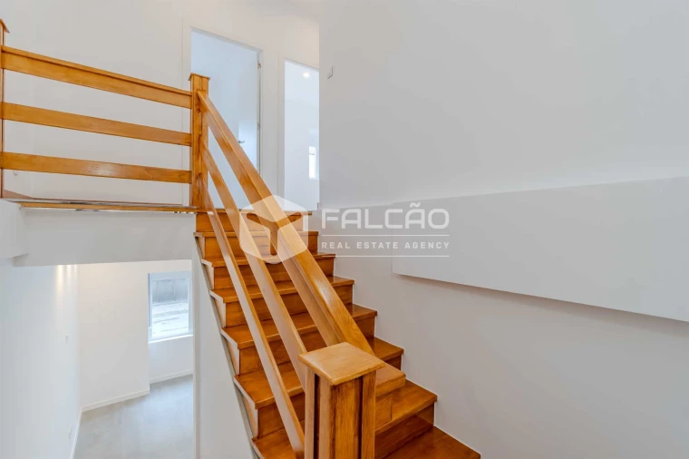 Moradia T3 para Venda em Amiais de Baixo Foto 13