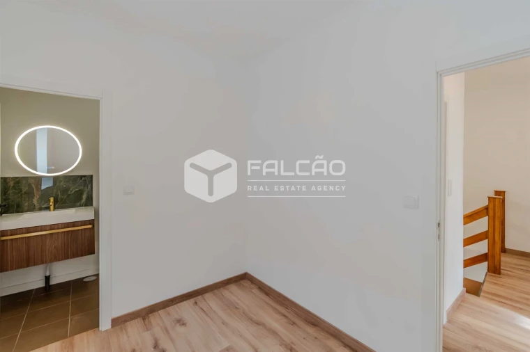 Moradia T3 para Venda em Amiais de Baixo Foto 24