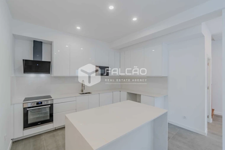 Moradia T3 para Venda em Amiais de Baixo Foto 4