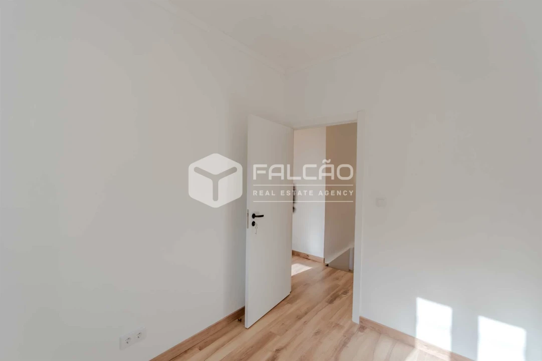 Moradia T3 para Venda em Amiais de Baixo Foto 17