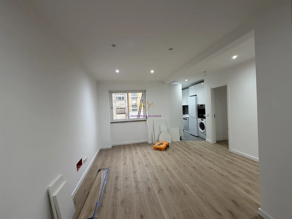 Apartamento T3 para Venda em Queluz e Belas Foto 1