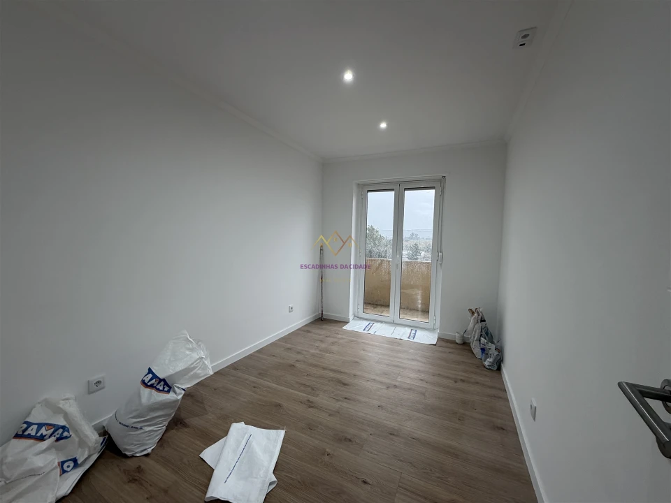 Apartamento T3 para Venda em Queluz e Belas Foto 28