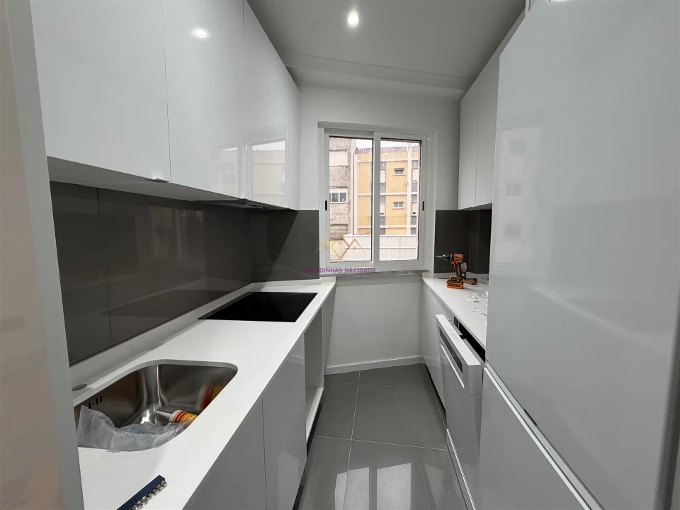 Apartamento T3 para Venda em Queluz e Belas Foto 9