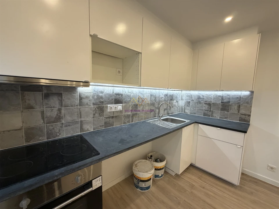 Apartamento T1 para Venda em Porto Salvo Foto 7