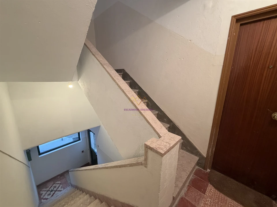 Apartamento T1 para Venda em Porto Salvo Foto 22