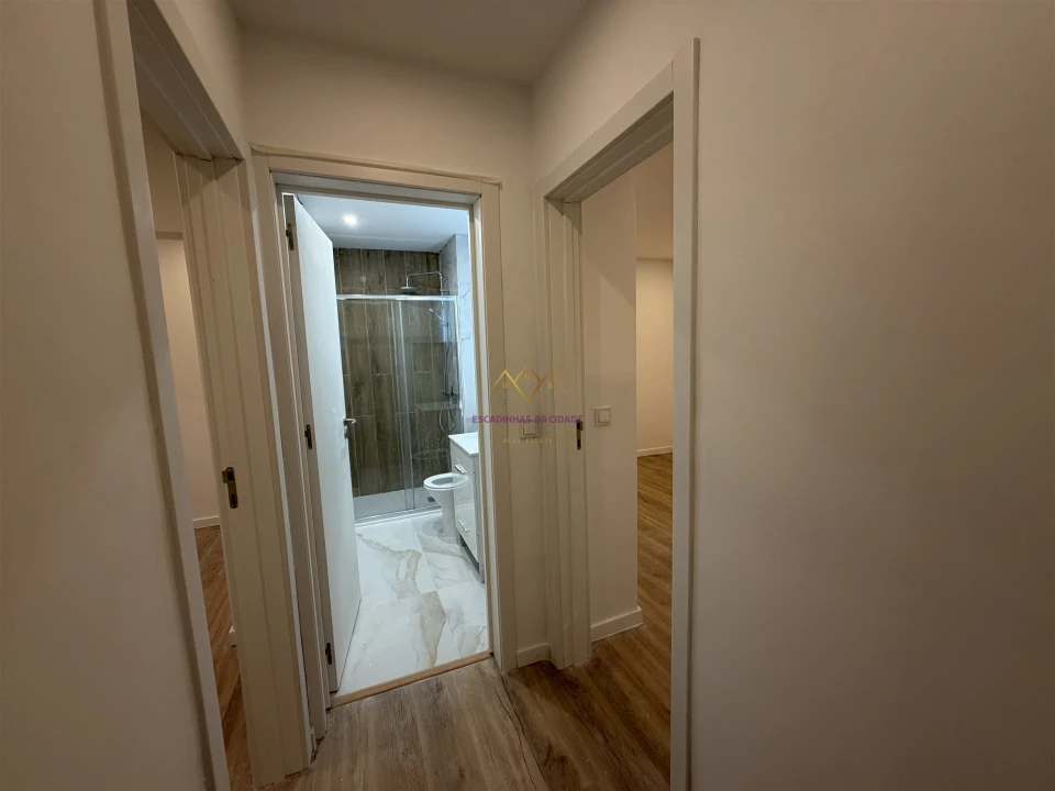 Apartamento T1 para Venda em Porto Salvo Foto 19