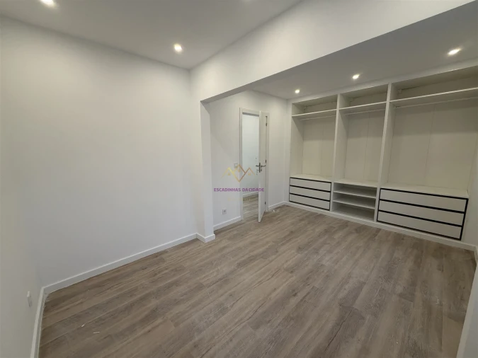Apartamento T1 para Venda em Porto Salvo Foto 14