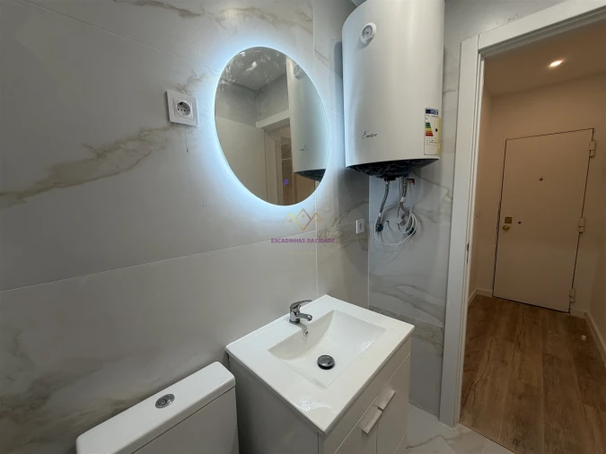 Apartamento T1 para Venda em Porto Salvo Foto 17