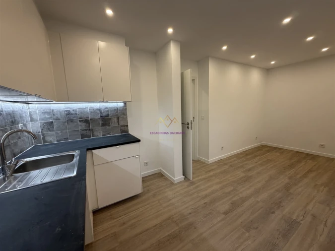 Apartamento T1 para Venda em Porto Salvo Foto 8