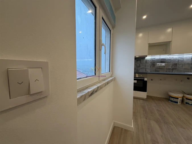 Apartamento T1 para Venda em Porto Salvo Foto 6