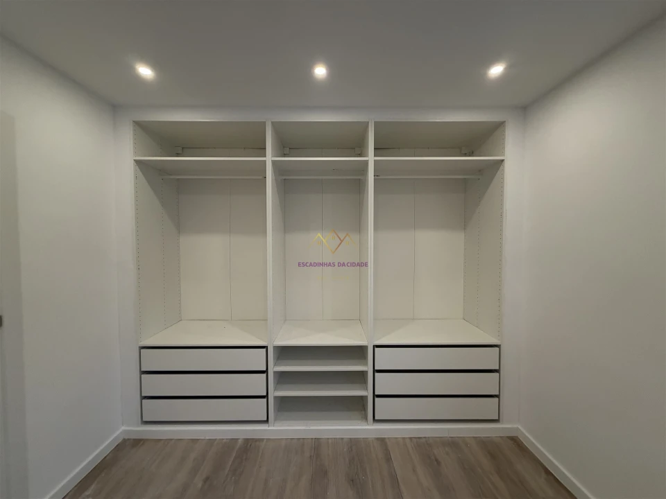 Apartamento T1 para Venda em Porto Salvo Foto 12