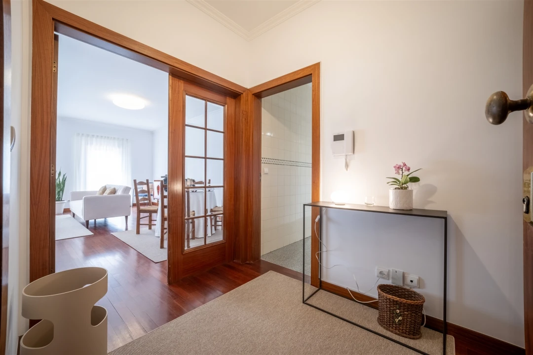 Apartamento T3 para Arrendamento em Santo Antonio dos Olivais Foto 3
