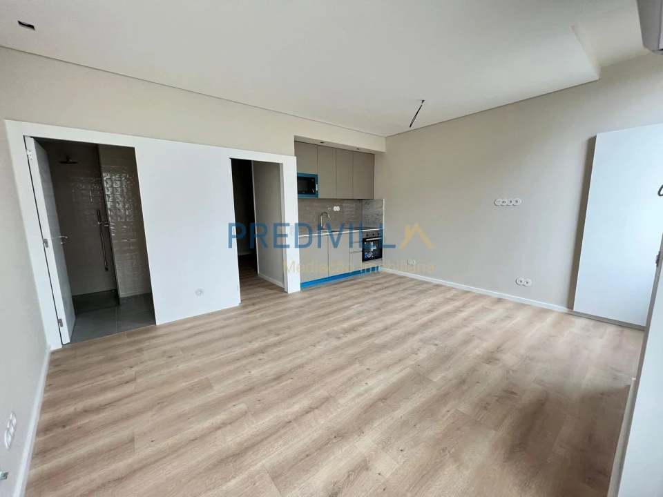 Apartamento T1 para Arrendamento em Azurara Foto 6