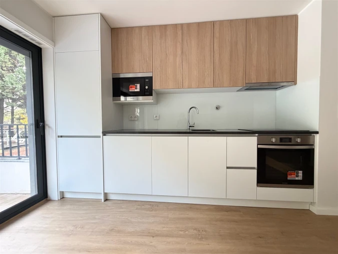 Apartamento T2 para Arrendamento em Lordelo do Ouro e Massarelos Foto 21