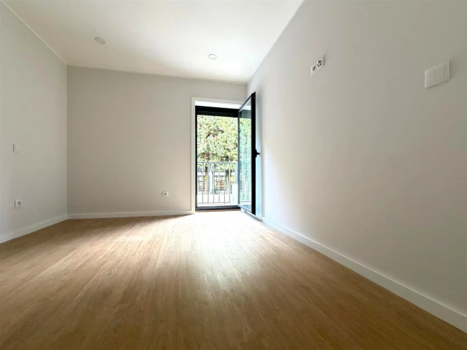 Apartamento T2 para Arrendamento em Lordelo do Ouro e Massarelos Foto 23