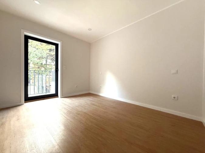 Apartamento T2 para Arrendamento em Lordelo do Ouro e Massarelos Foto 11