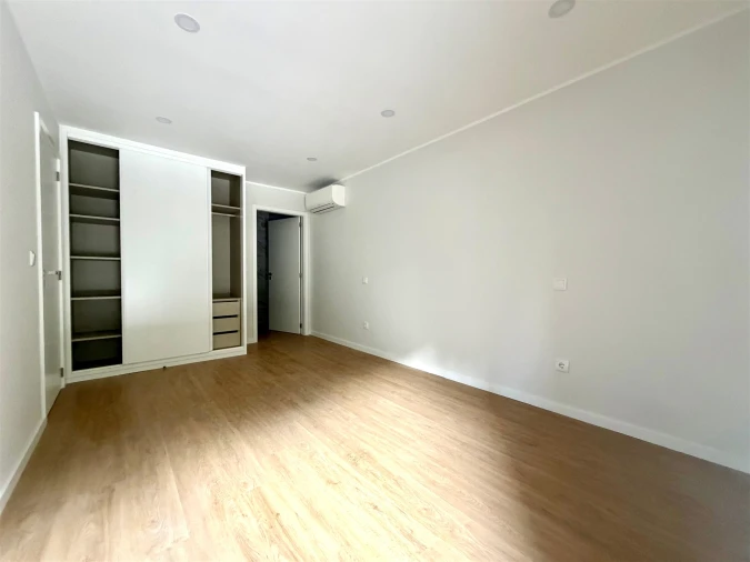 Apartamento T2 para Arrendamento em Lordelo do Ouro e Massarelos Foto 26