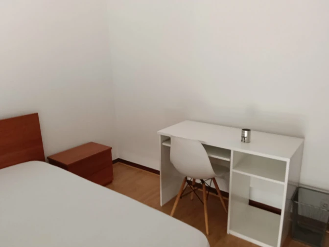 Apartamento T3 para Arrendamento em Santo Antonio dos Olivais Foto 16