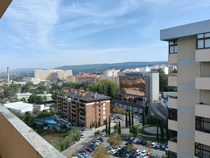 Apartamento T3 para Arrendamento em Santo Antonio dos Olivais Foto 18